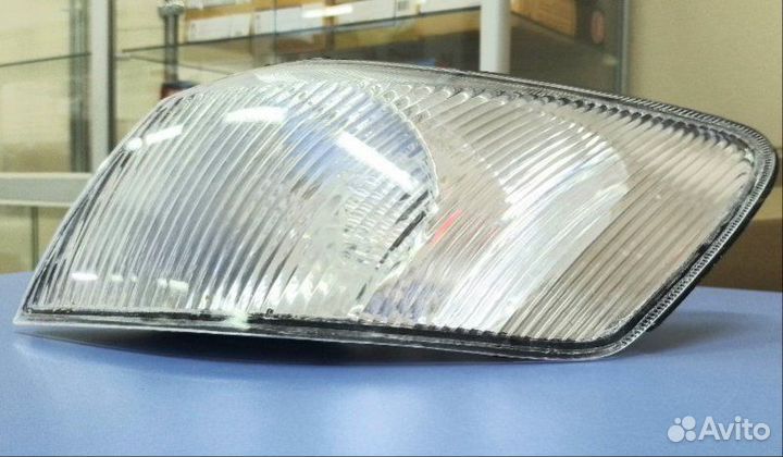 Габарит передний левый Toyota Camry Gracia 96-99