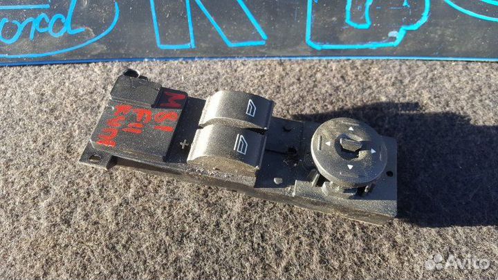 Кнопки стеклоподъемника Ford Focus 2 1.8 qqdb 2009