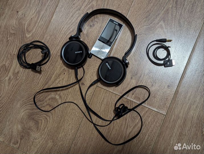 Медиаплеер Sony NWZ-A15 + Наушники Sony MDR-XB400