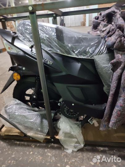 Скутер Vento Corsa RS 49 (150)