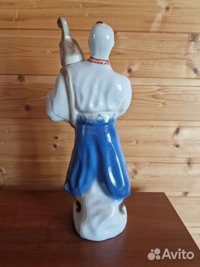 Статуэтка, графин-штоф 