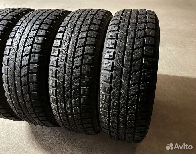 Toyo Observe GSi-5 215/65 R17