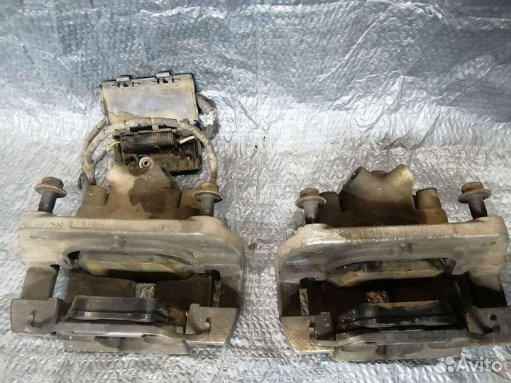 Передние суппорта правый левый bmw x3 e83 m54b25