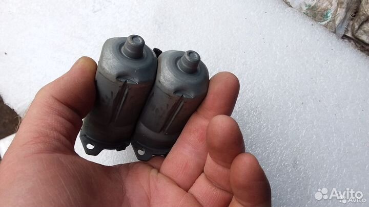 Моторчик привод рулевой колонки Nissan Patrol Y62