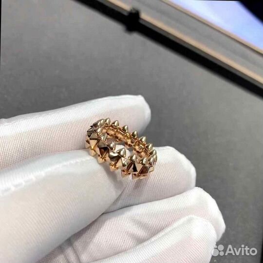 Золотое кольцо Cartier Clash De Cartier, модель 8 мм