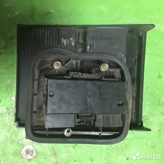 Фонарь задний правый Фольксваген Пассат Б3