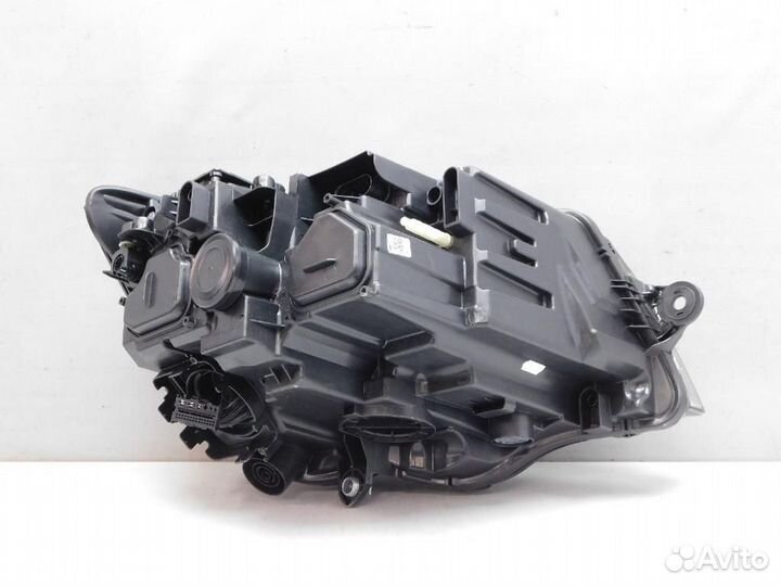 Фара левая Volkswagen California/Caravelle/Multivan/Transporter