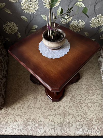 Журнальный столик