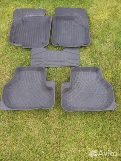 Продам коврики универсальные бу