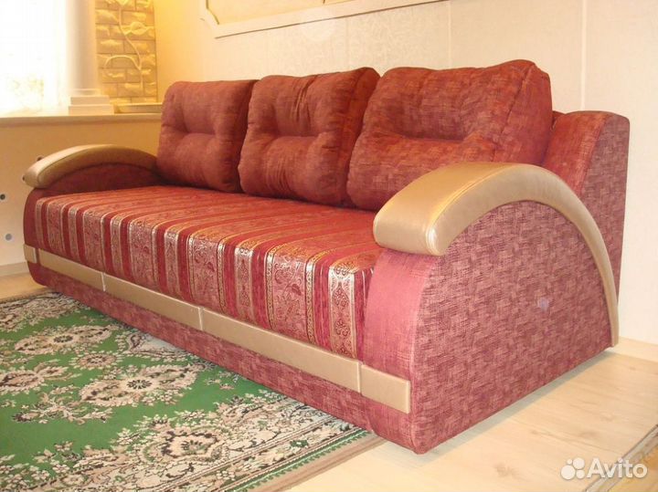 Перетяжка и замена обивки диванов из велюра