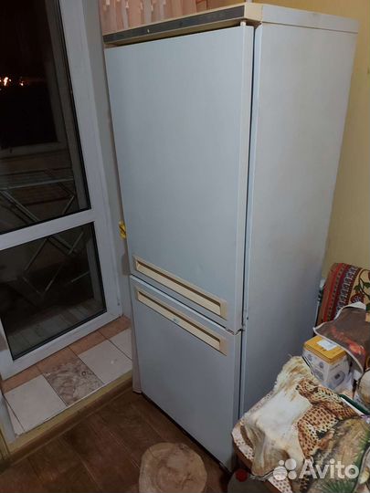 Холодильник бу / Stinol