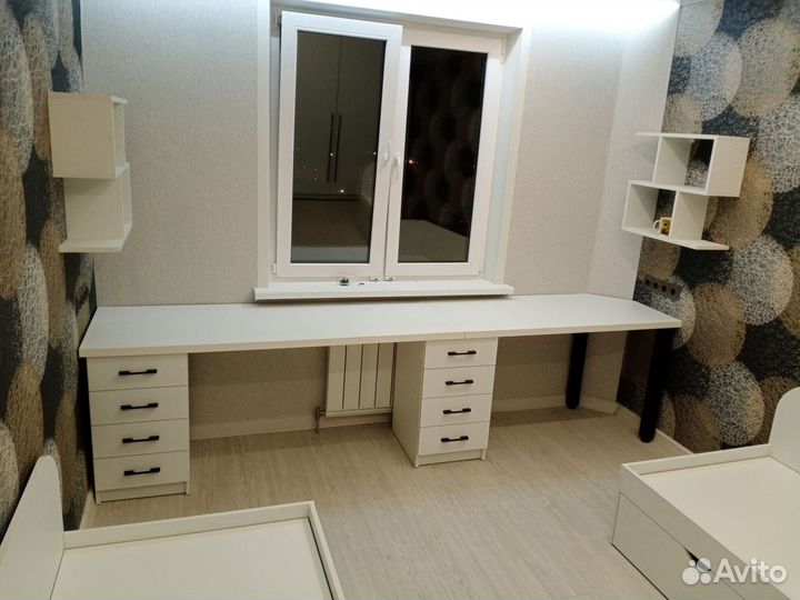 Детский письменный стол