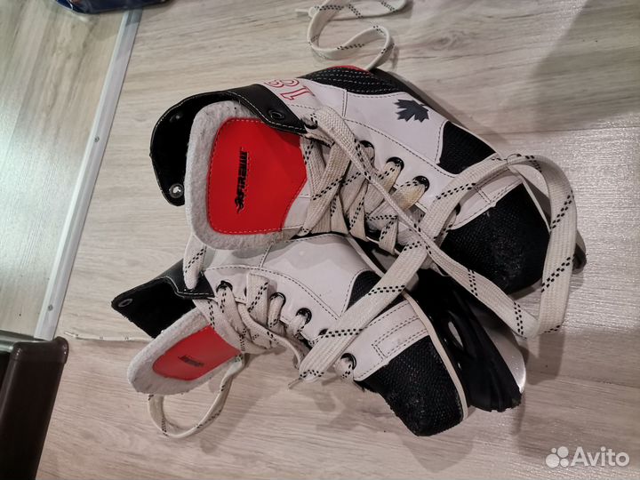 Коньки хоккейные детские 35 размер