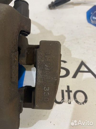 Суппорт передний левый Bmw 3 F30 N20B20 2012