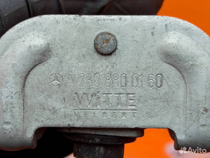 Ответная часть замка капота w171 SLK-class 271