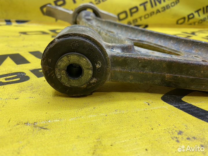 Рычаг передний правый Skoda Octavia A5