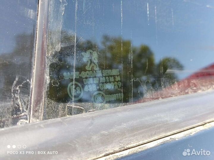 Стекло заднее левое Пежо 308