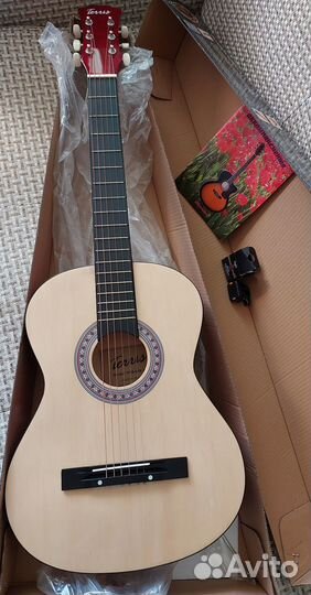 Акустическая гитара
