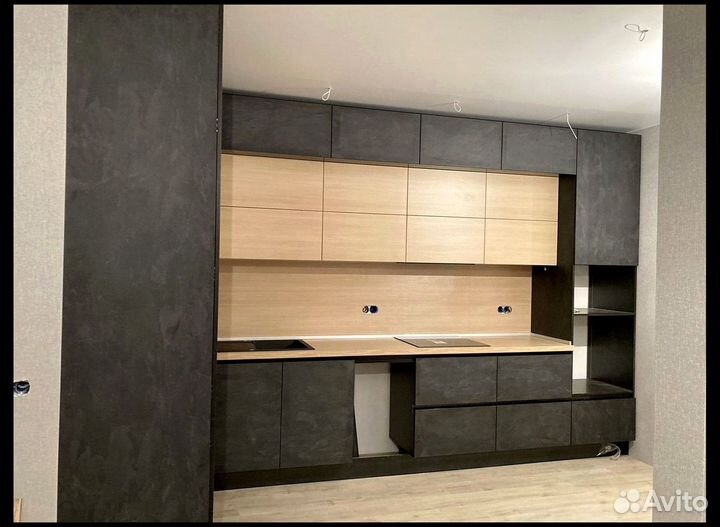 Угловая кухня в дом