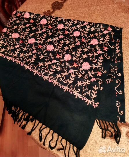 Палантин. Шерсть. Вышивка