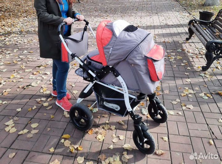Коляска-трансформер в идеальном состоянии