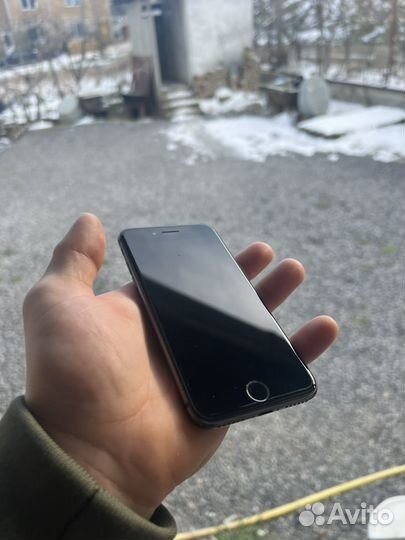 iPhone 8, 64 ГБ