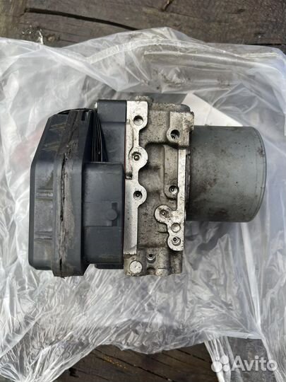 Блок ABS Toyota Highlander