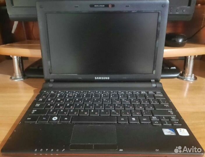 Компьютер: системный блок, монитор, перефирия