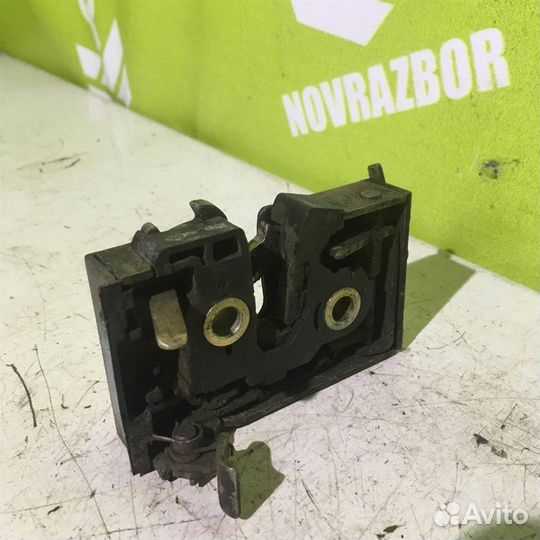 Замок двери задней правой Фольксваген Пассат Б3