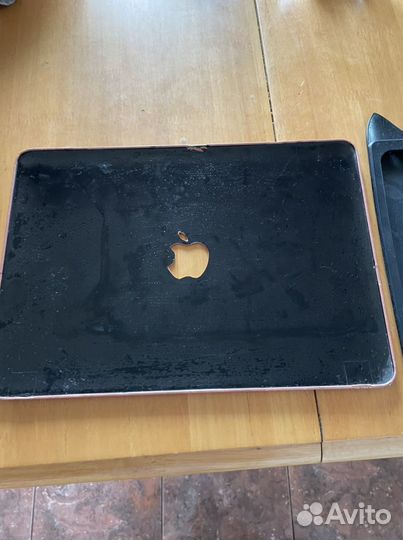 Чехлы на планшет и макбук