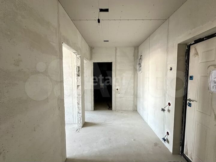 2-к. квартира, 84 м², 1/9 эт.