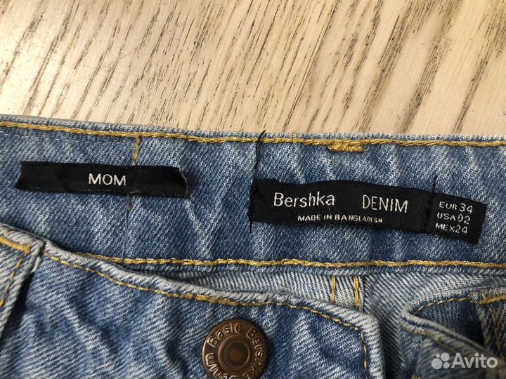 Джинсы bershka mom eur 34