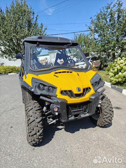 BRP Can-Am Commander 800, 2014
