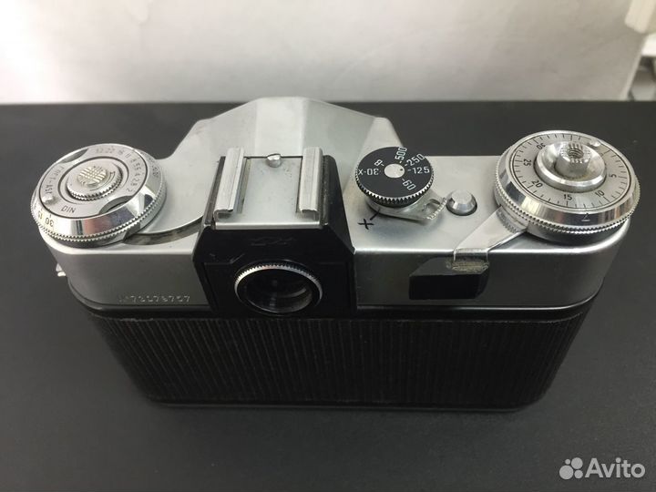 Зенит. Пленочный зеркальный фотоаппарат