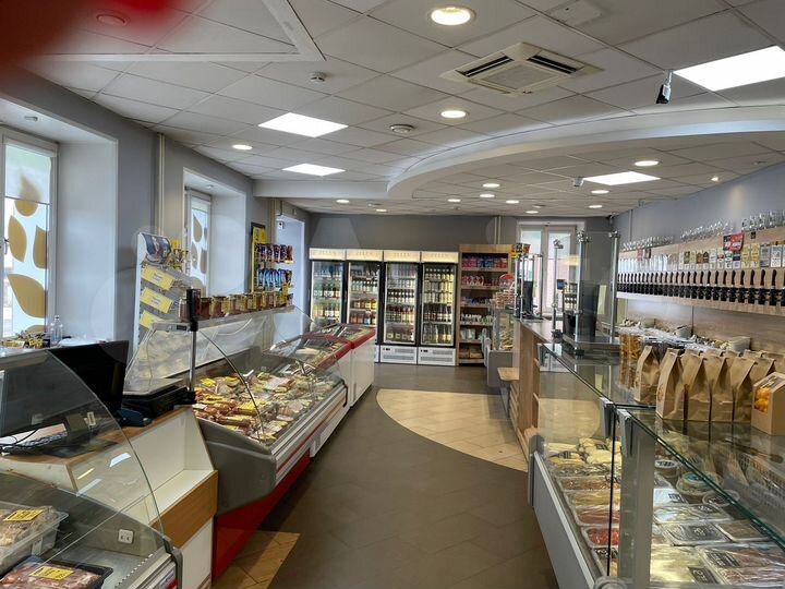 Продам торговое помещение, 2500 м²