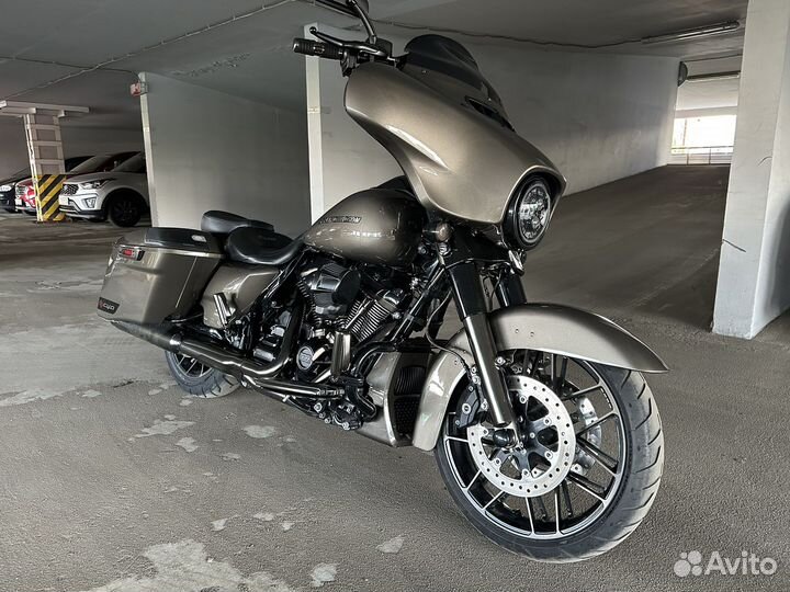 Harley Davidson street glide CVO 131 2021