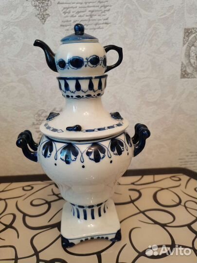 Гжель. Самовар декоративный с чайником. Фарфор