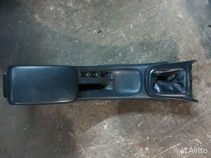 Подлокотник ниссан альмера классик b10