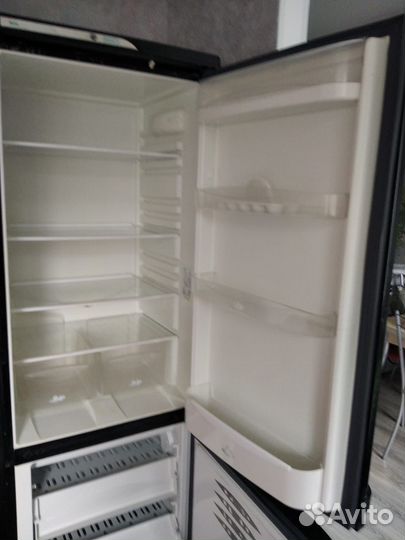 Холодильник бу стинол