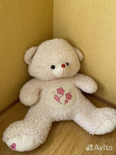 Большой плюшевый мишка