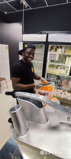 Повар заготовщик. Кухонный сотрудник