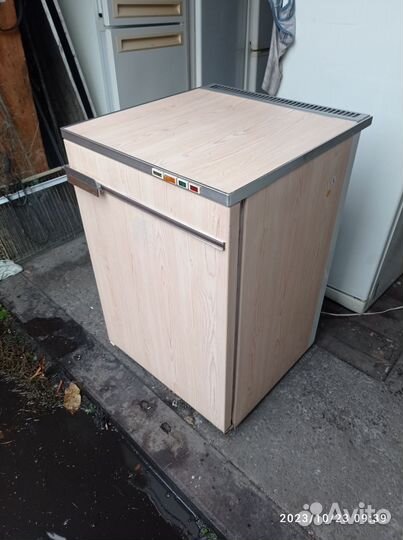 Отличная морозилка Бирюса