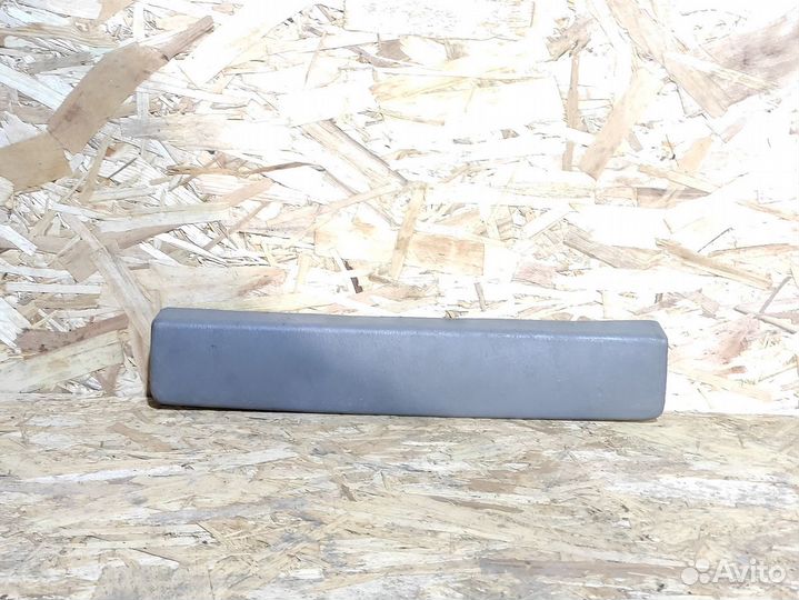 Обшивка крышки багажника Subaru Forester S11