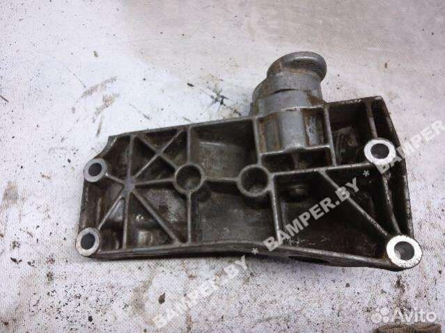 Кронштейн генератора Volkswagen Polo 030145169H