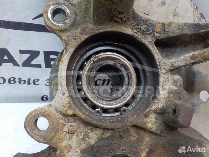 Кулак поворотный передний правый Nissan Cefiro A32