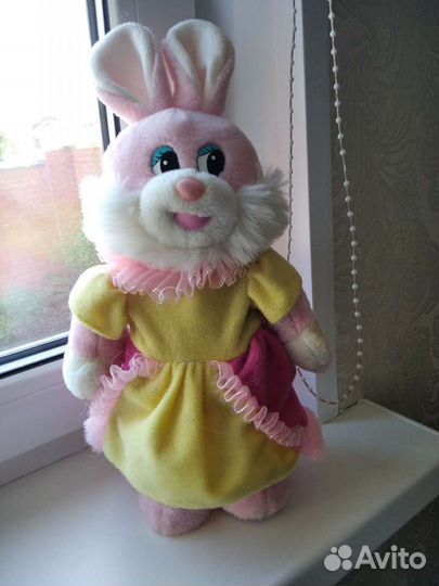 Плюшевый заяц танцующий и поющий