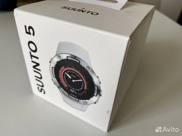 Спортивные умные часы Suunto 5