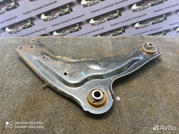 Рычаг передний левый Рено Лагуна 2