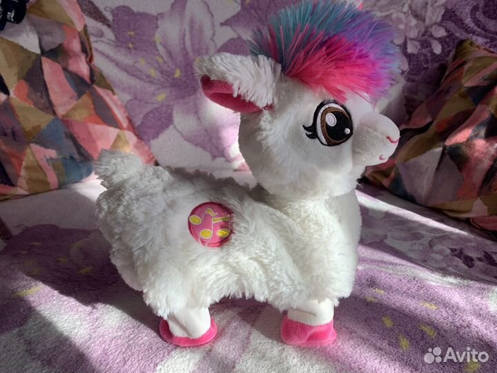 Игрушка музыкальная Лама