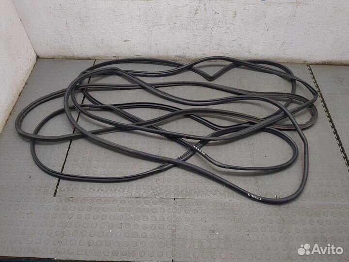 Уплотнитель Toyota RAV 4, 2014